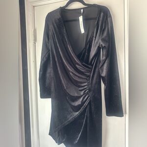 Black Velvet Sparkle Wrap Dress – Size Large (NWT)